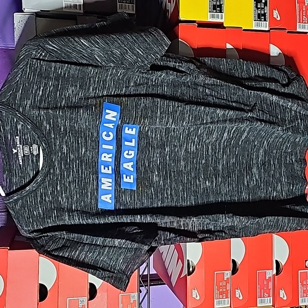 American eagle graphic tee